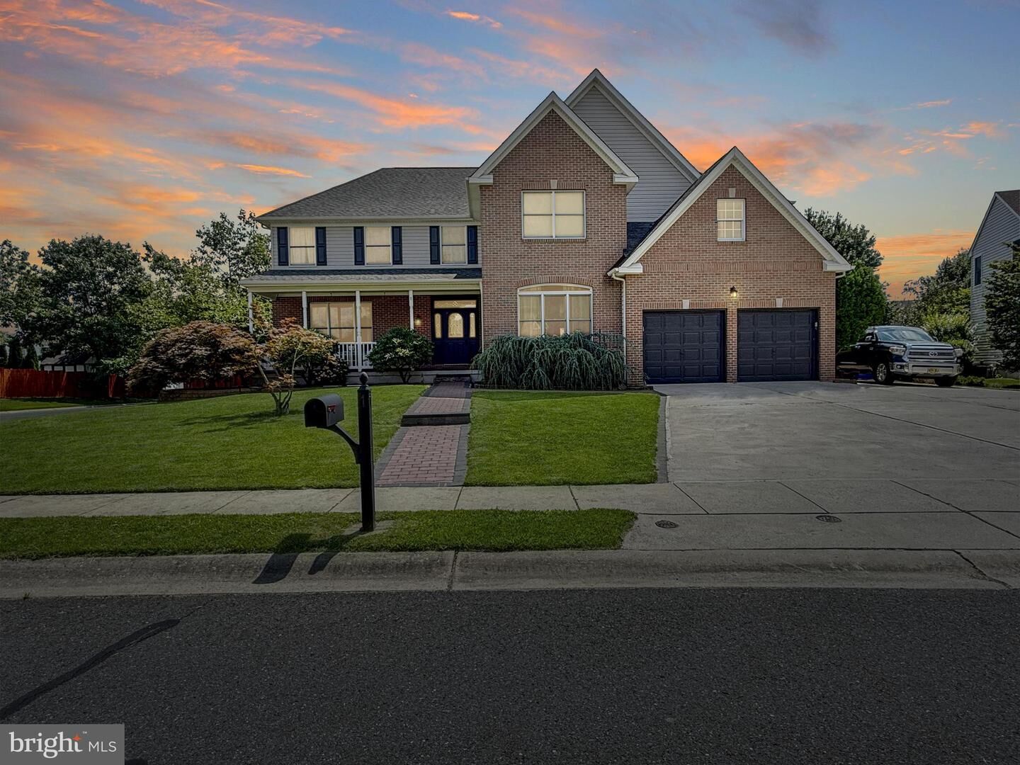 Property Photo:  1 Summerhill Court  NJ 08022 
