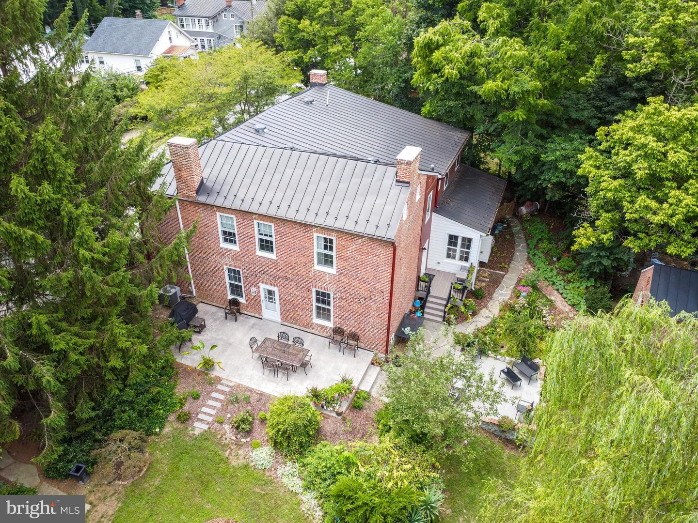 Property Photo: 211 E High Street WV 25443