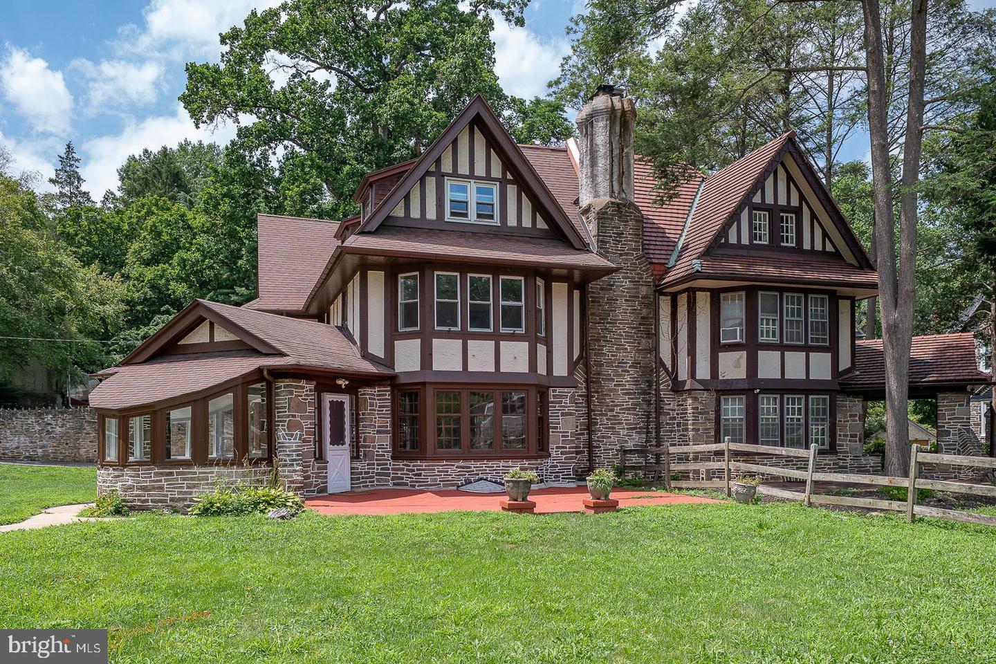 Property Photo:  6640 Lincoln Drive  PA 19119 