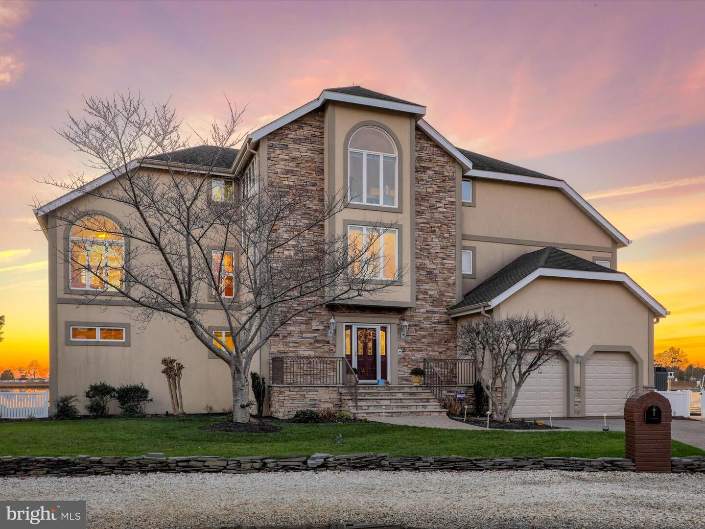 Property Photo:  7 White Oak Road  DE 19971 