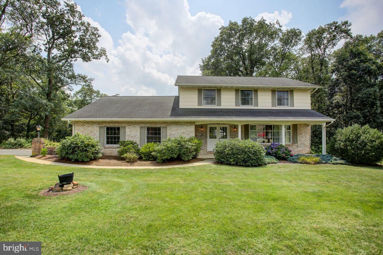 Property Photo: 1734 Blakewood Drive PA 17201