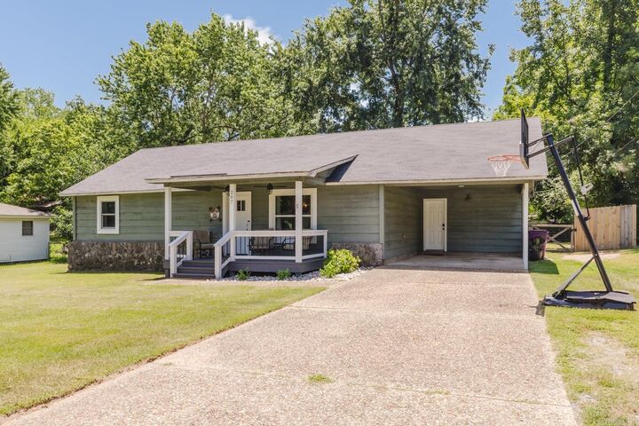 Property Photo: 207 Elaine Street AR 72019