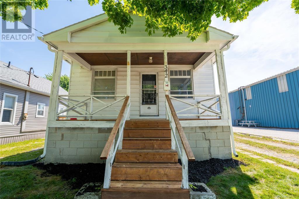 Photo de la propriété: 342 Queen Street ON N7T 2S2
