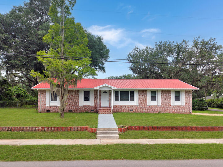 Property Photo:  4644 Winona Street  SC 29405 