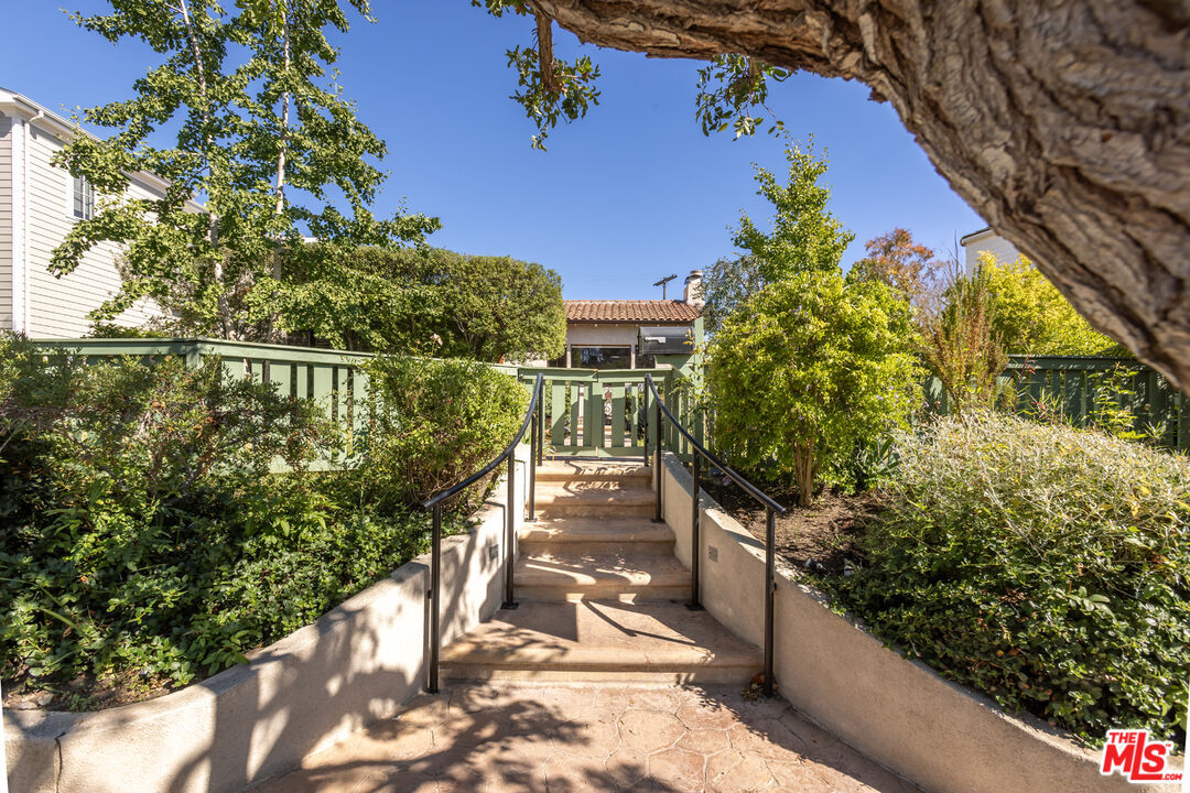 Property Photo: 10436 Troon Ave CA 90064