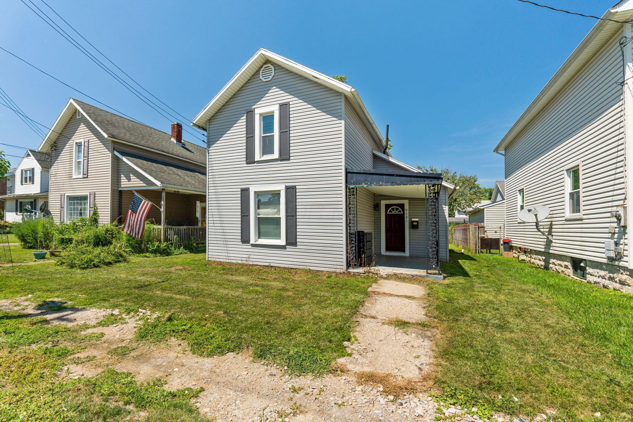 Property Photo: 972 E Church Street OH 43302