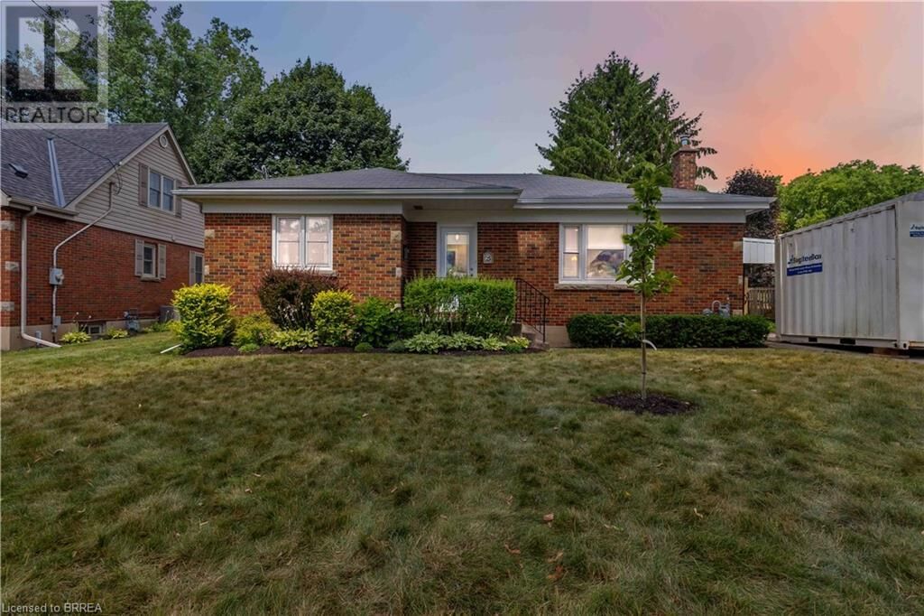 Property Photo: 25 Hillier Crescent ON N3R 1X3