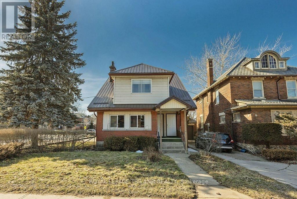 Property Photo:  241 Ridout Street South 2  ON N6C 3Y3 