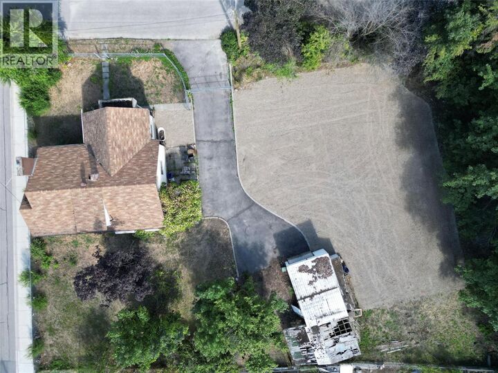2310 34A Street — photo 1