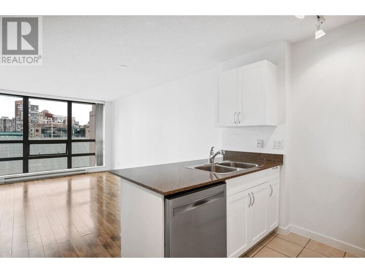 Photo de la propriété: 933 Hornby Street 1233 BC V6Z 3G4