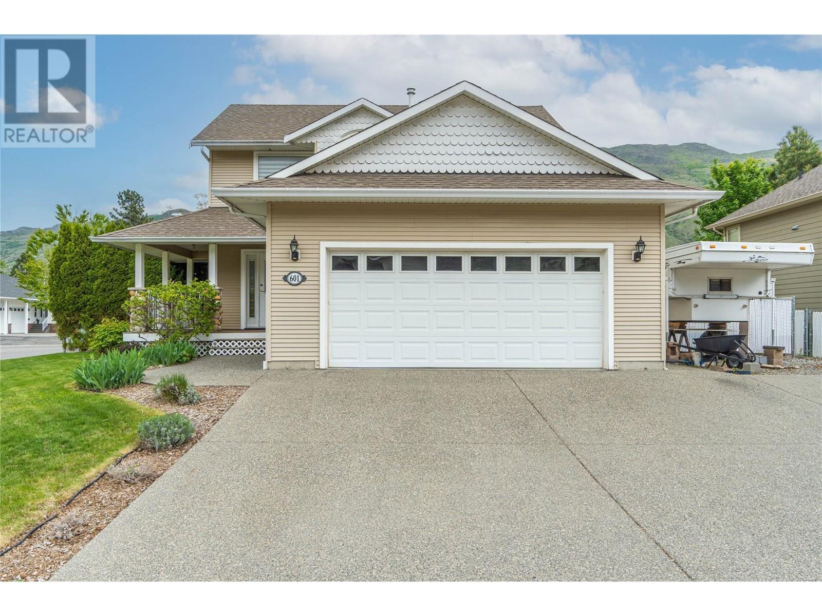 601 Bissette Road  Kamloops BC V2B 6L3 photo