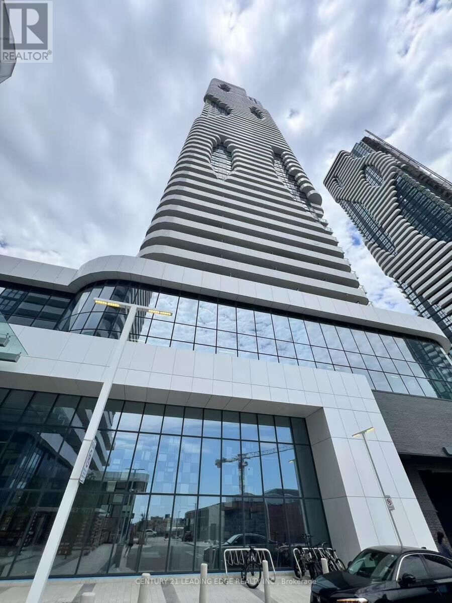 Property Photo: 225 Commerce Street 5609 ON L4K 0R1