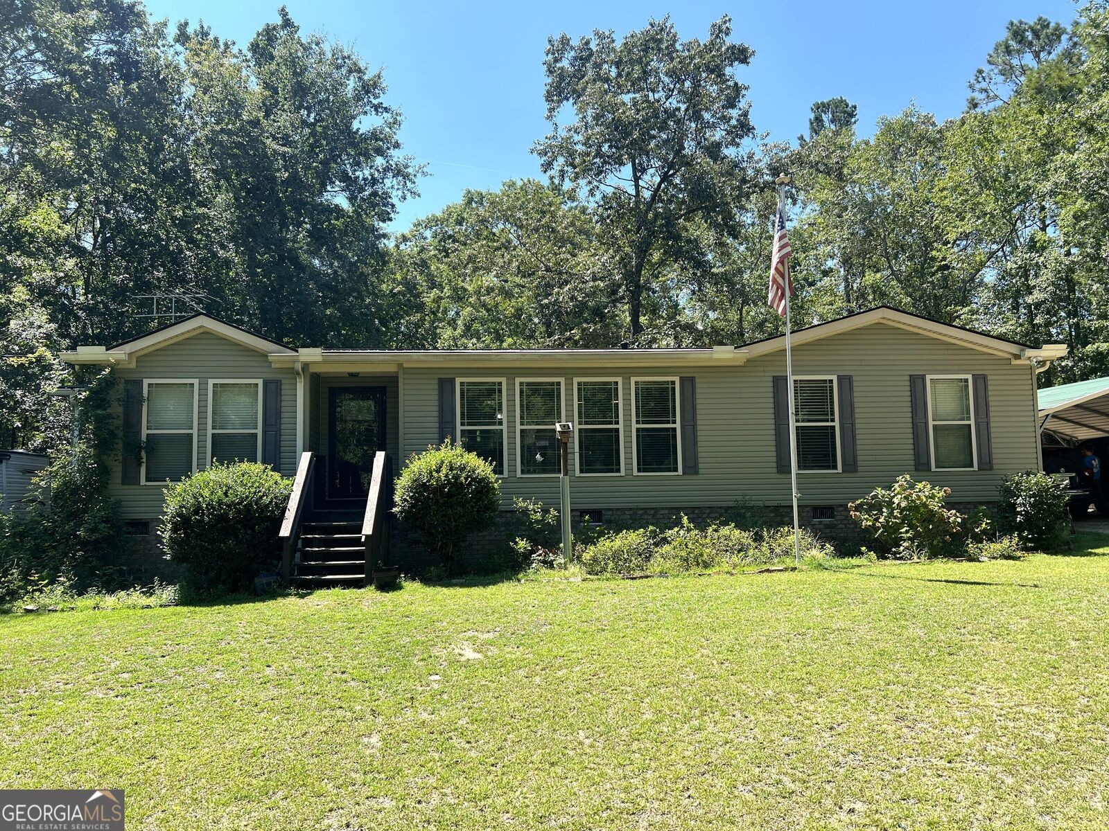 Property Photo: 6074 Kings Way GA 30814