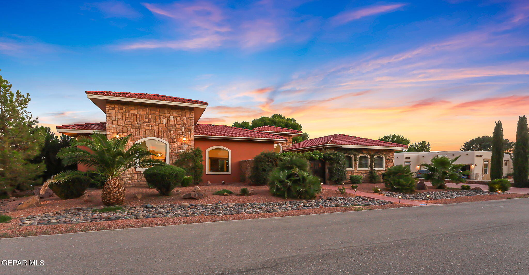 Property Photo: 709 Woodfield Drive TX 79932