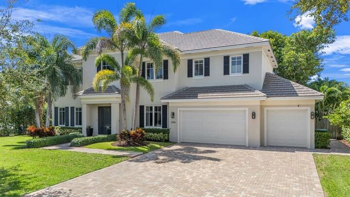 Property Photo: 2306 NE 12th Ct FL 33304