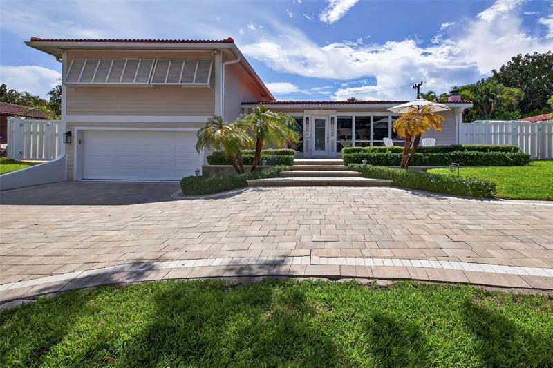 Property Photo: 1809 SE 25th Ave FL 33316