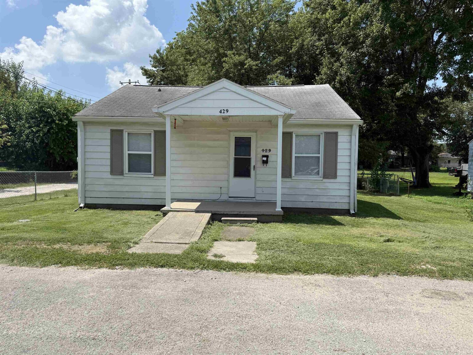 Property Photo:  429 Mayer St  KY  
