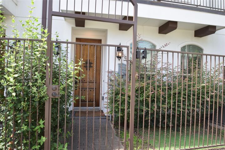 Property Photo:  4233 Feagan Street Street  TX 77007 