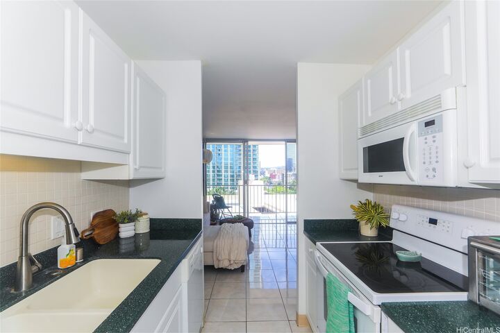 Property Photo:  1925 Kalakaua Avenue 1004  HI 96815 
