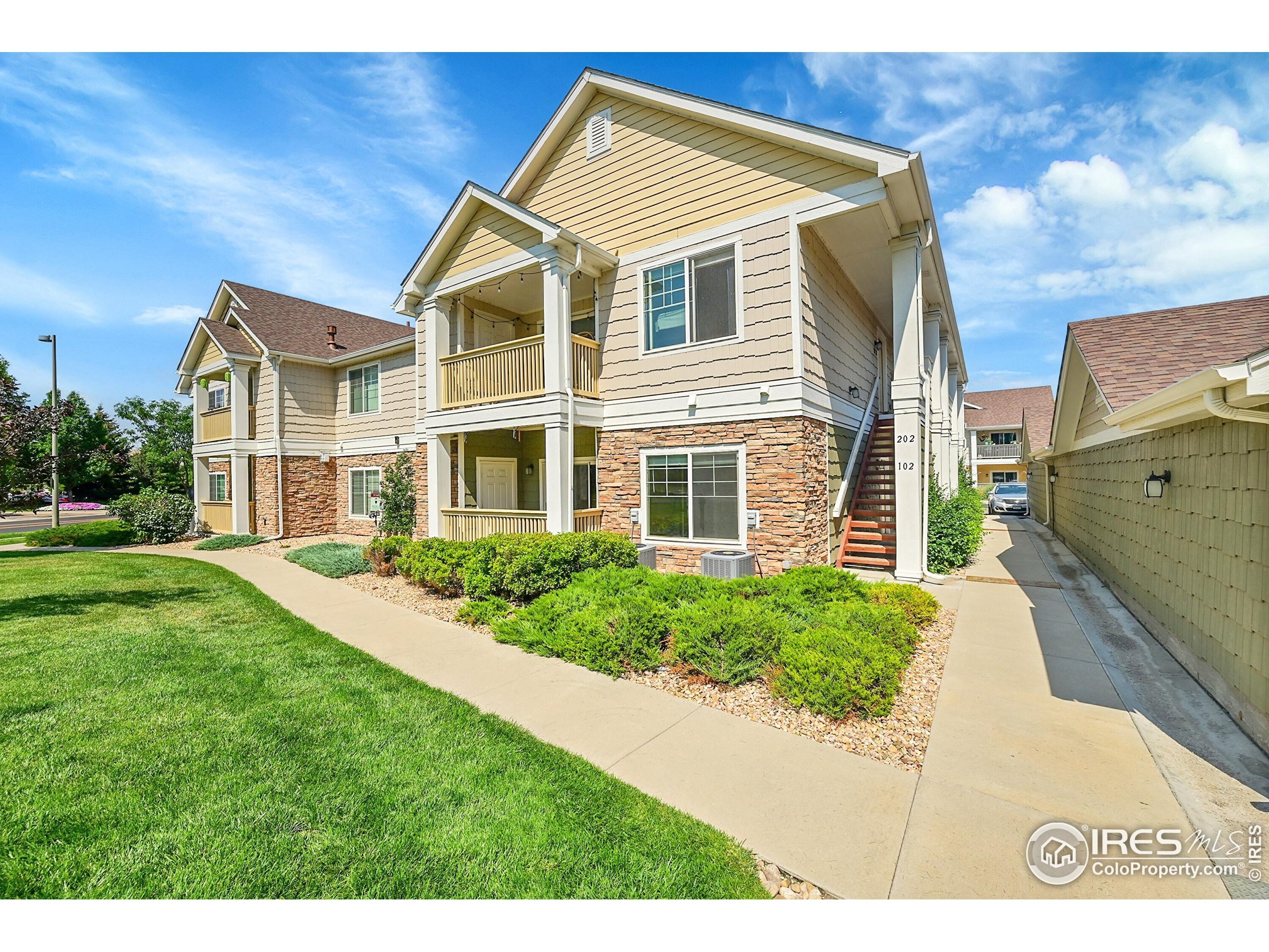 Property Photo:  4955 Hahns Peak Dr 102  CO 80538 