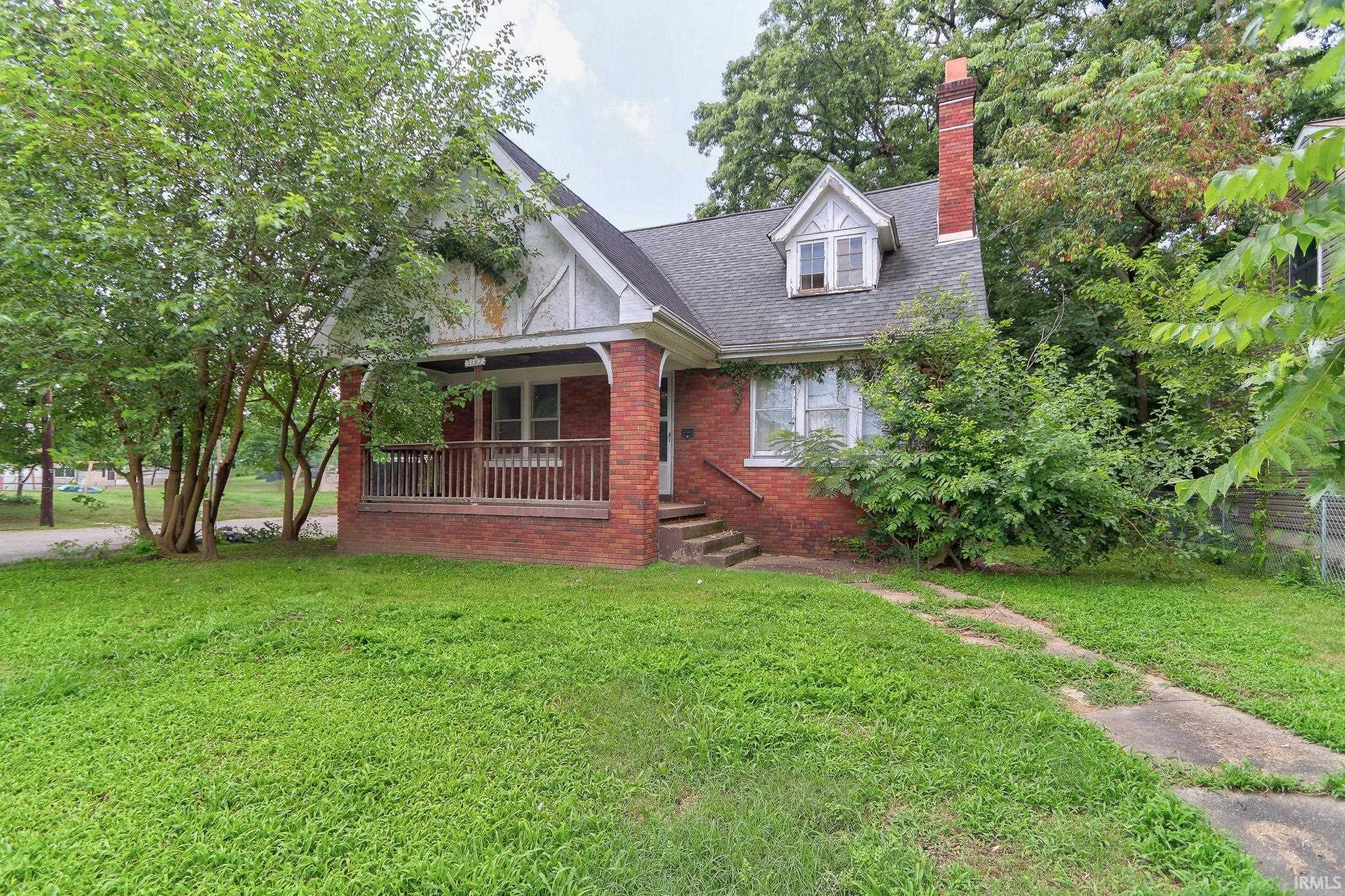 1167 S Evans Avenue  Evansville IN 47713-2254 photo
