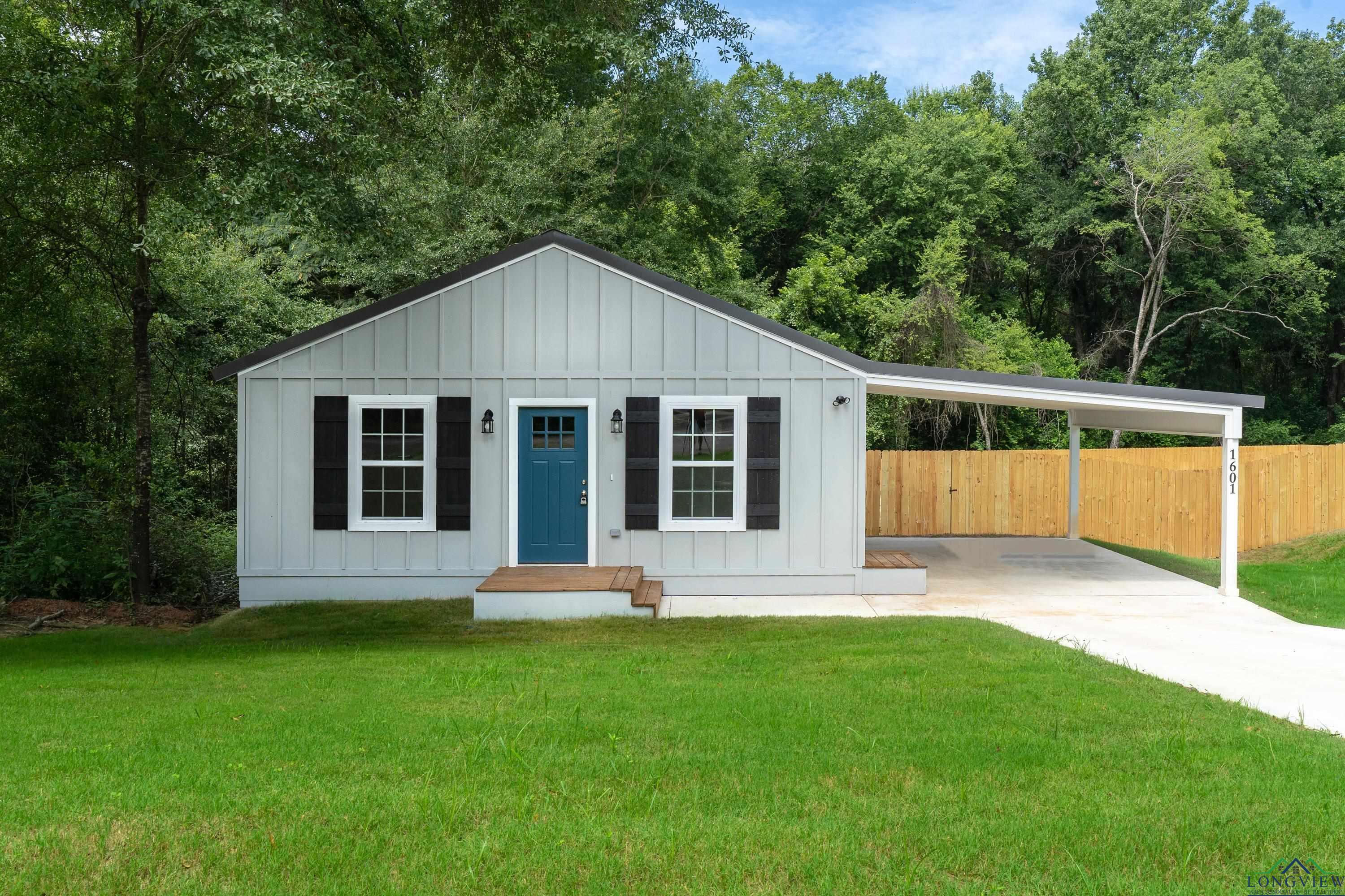 Property Photo:  1601 Ray  TX 75602 