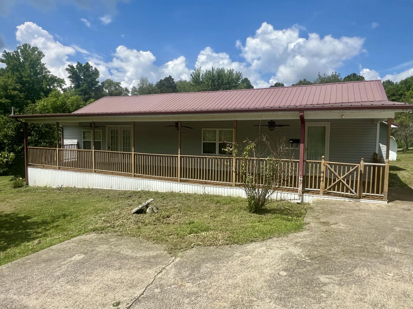 Property Photo:  692 552 Road  KY 40737 