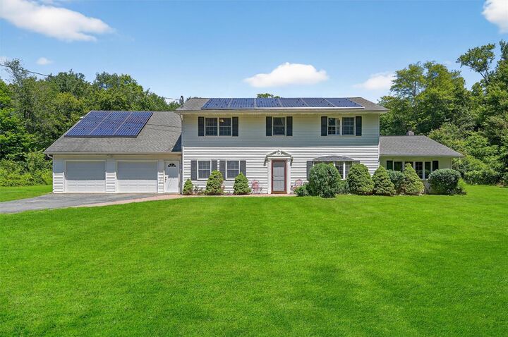Property Photo:  94 Lincolndale  NY 10992 