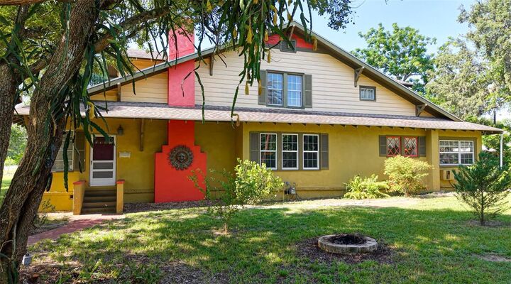 Property Photo:  150 E Charlotte Avenue  FL 32726 