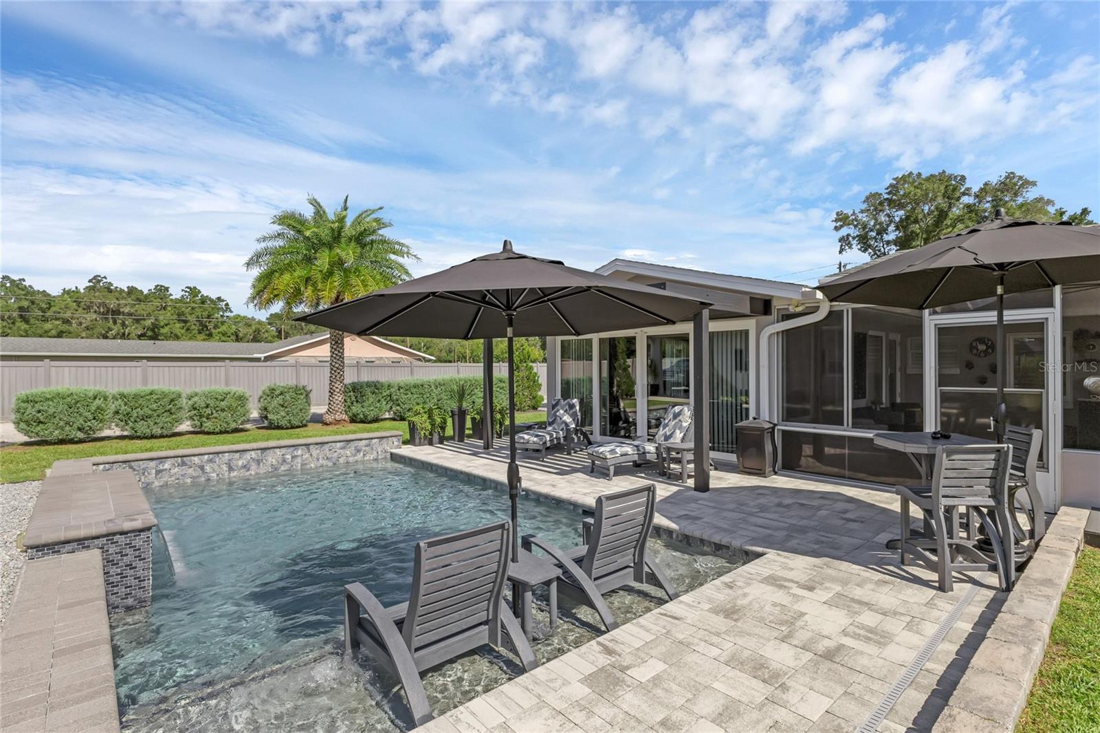 Property Photo:  513 E Kicklighter Road  FL 32744 