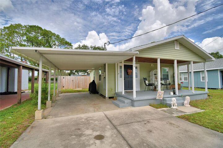 Property Photo:  208 Florida Drive  FL 33823 