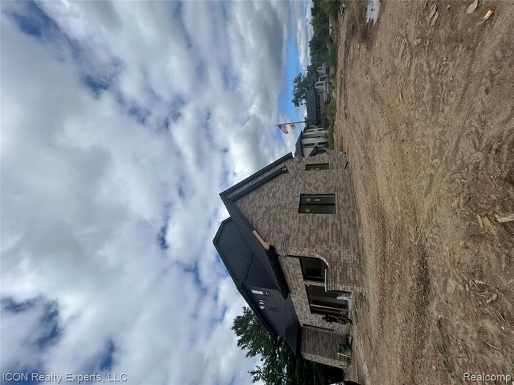 Property Photo:  5321 Rochester Road  MI 48058 
