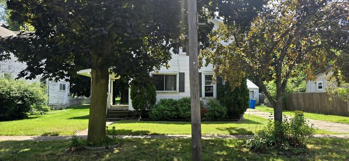 Property Photo:  9 Cole Street  MI 49082 