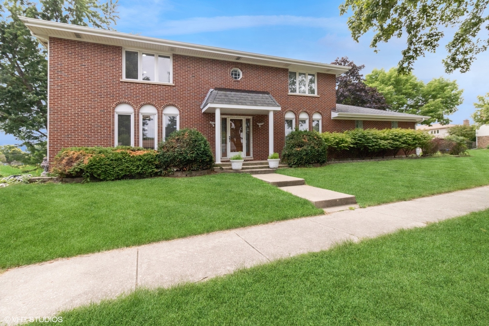 601 S Saint Cecilia Drive  Mount Prospect IL 60056 photo