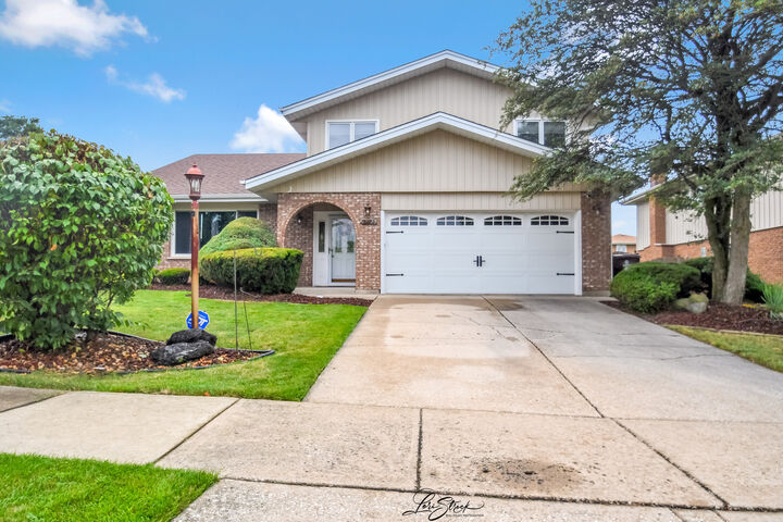 15524 Pine Road  Oak Forest IL 60452 photo
