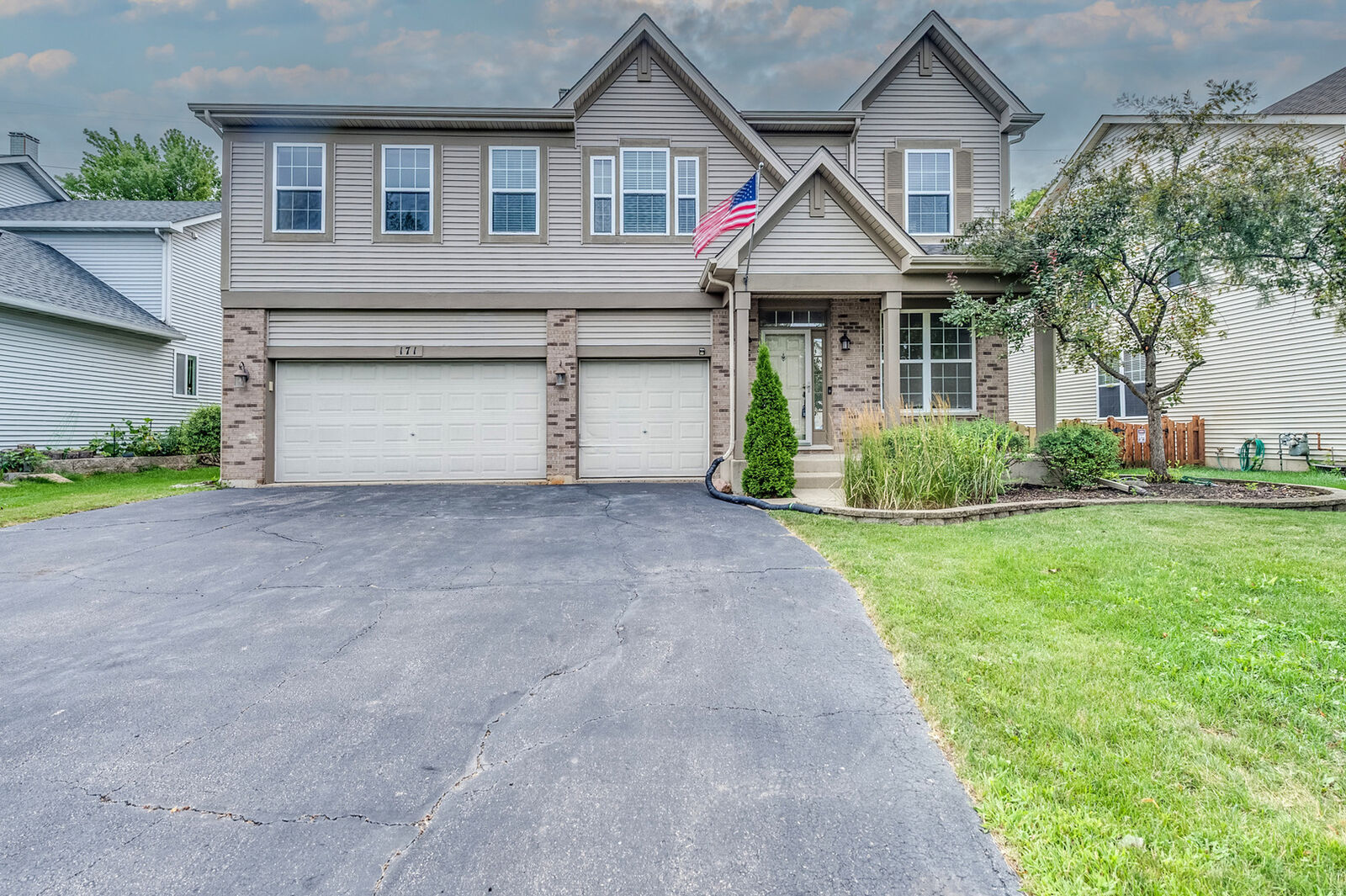 Property Photo: 171 Silbury Drive IL 60103