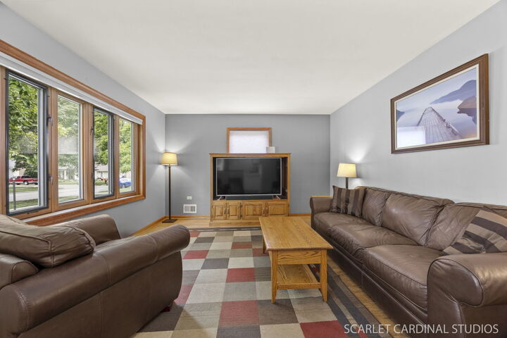 Property Photo:  22 W Jackson Street  IL 60181 