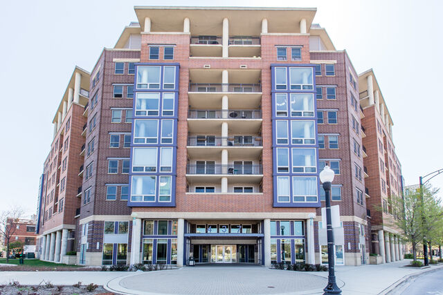 Property Photo:  437 W Division Street 610  IL 60610 