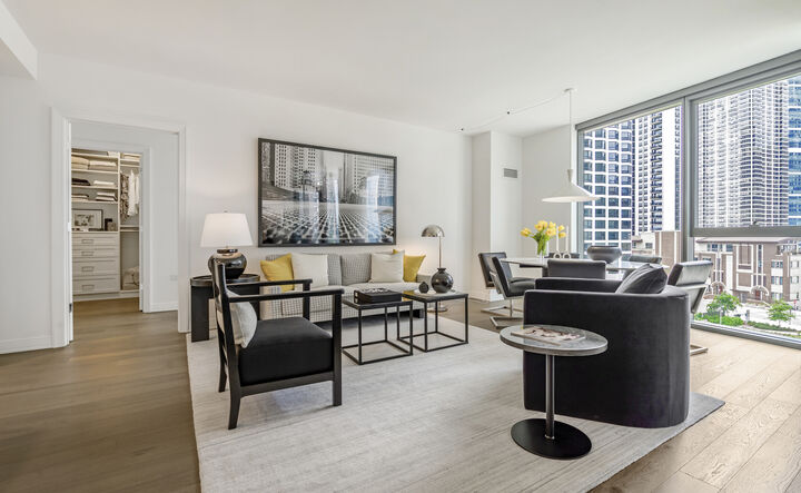 Property Photo: 211 N Harbor Drive 1803 IL 60601