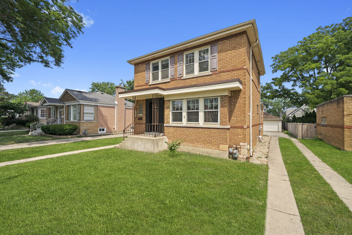 Property Photo: 1847 Newcastle Avenue IL 60154