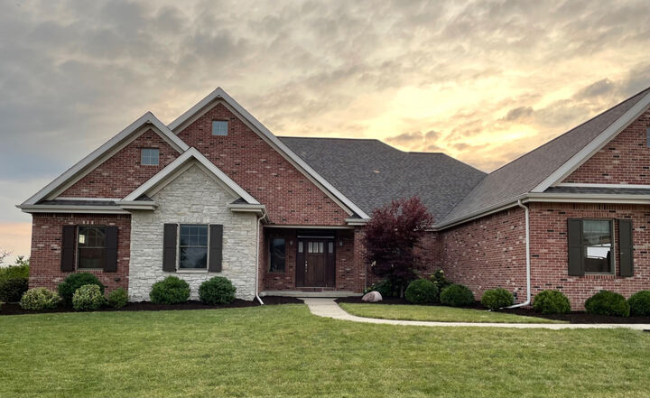 Property Photo: 1409 Yorkshire Drive IL 61874