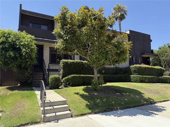 Property Photo:  11622 Moorpark Street 6  CA 91602 