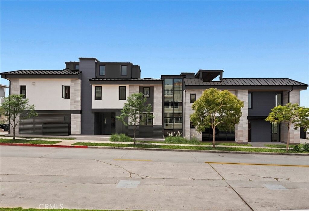 Property Photo:  2501 Seaview Ave  CA 92625 