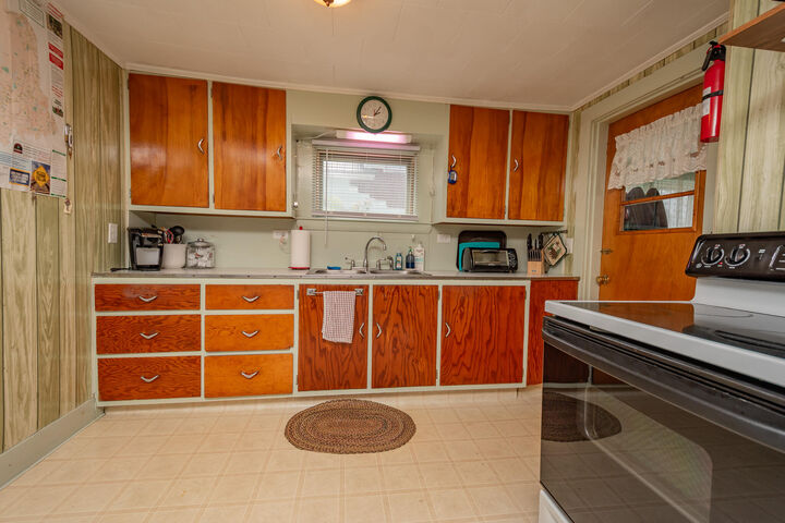 Property Photo:  24 Railroad Avenue  ME 04414 
