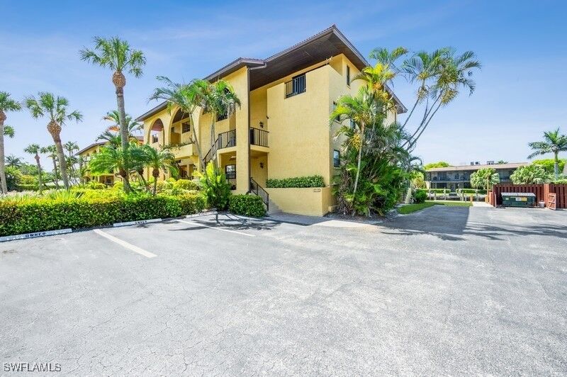 Property Photo: 1400 Blue Point Avenue 207 FL 34102