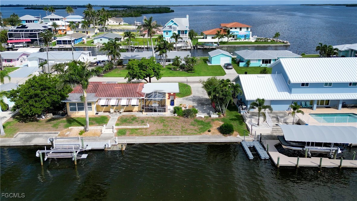 Property Photo: 2809 Cheryl Street FL 33993