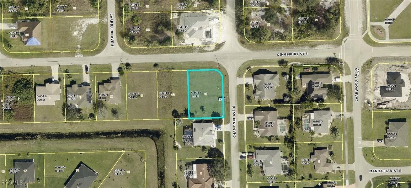 Property Photo:  648 Kingsbury Street E  FL 33974 
