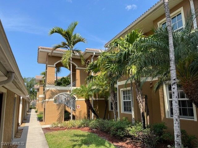 Property Photo: 1064 Winding Pines Circle 205 FL 33909