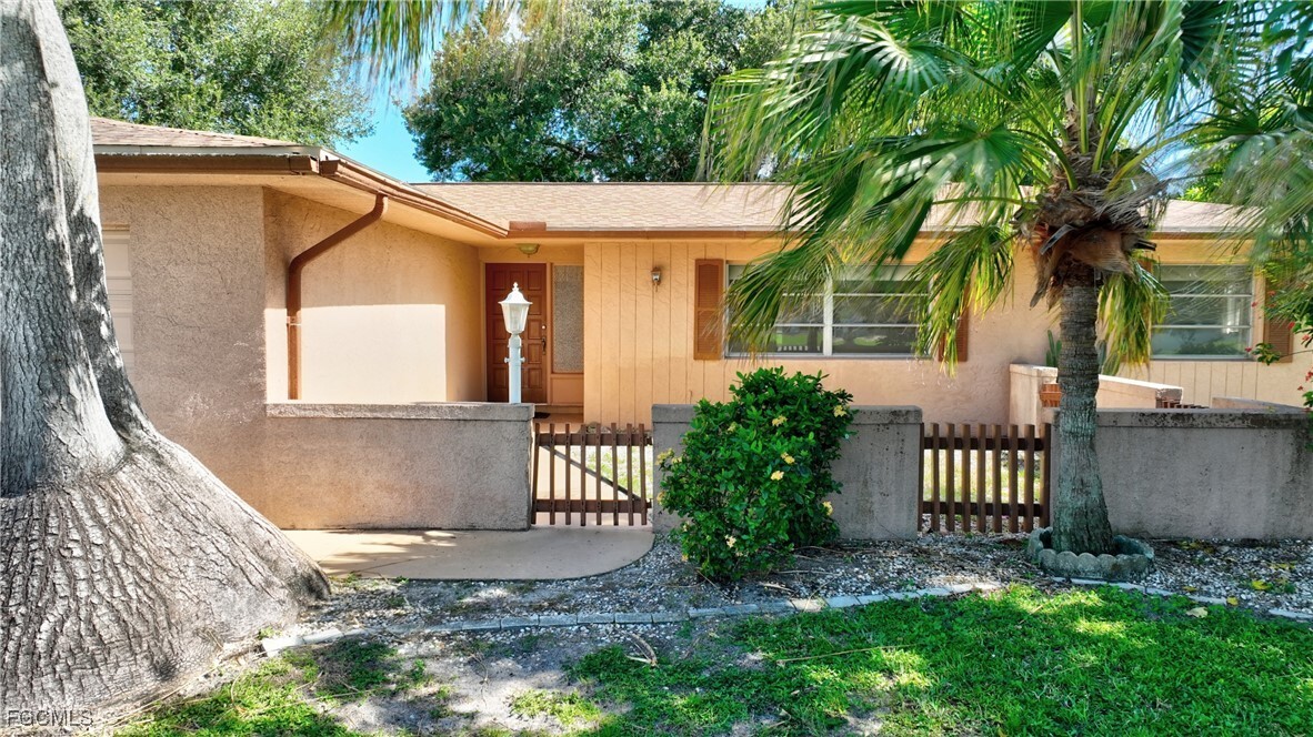 Property Photo:  525 Shadyside Street  FL 33936 