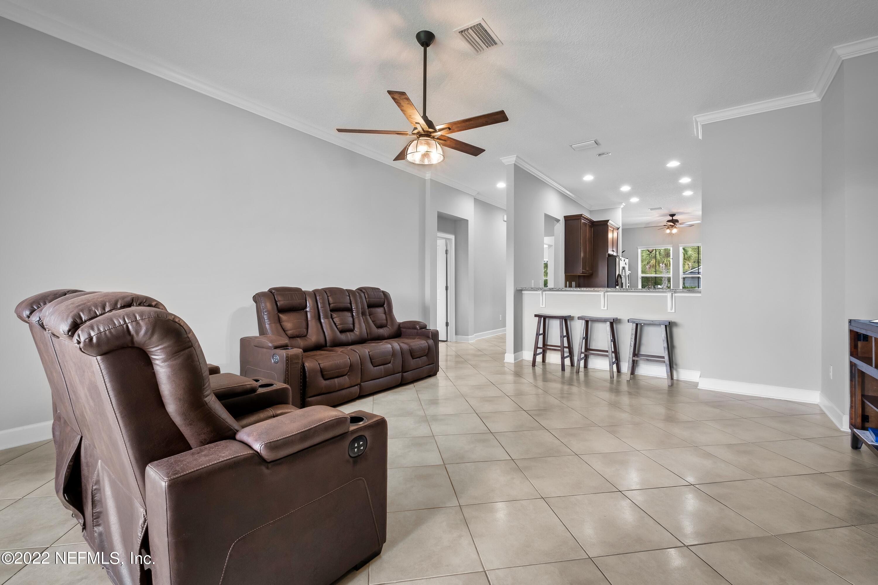 Property Photo:  1042 Southern Hills Drive  FL 32065 